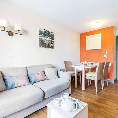 Le Belvedere - R4 125 By Interhome Apartman Saint-Raphaël